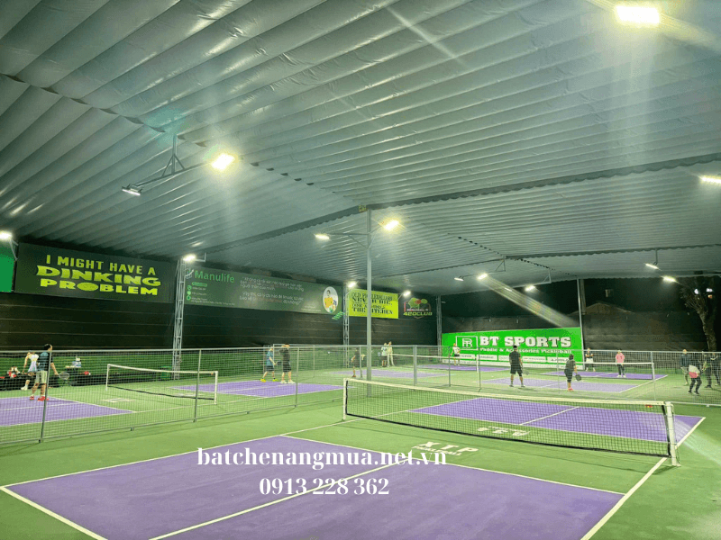 Mái xếp kéo ngoài trời sân pickeball